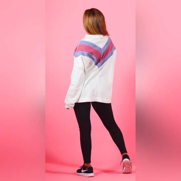 Color Block Oversized Pullover - Picture 2 of 3